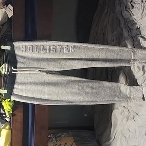 Hollister joggers